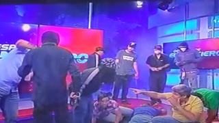 Бандити взеха като заложници тв водещи директно в ефир ВИДЕО