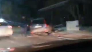 Страхотия в Бургас: Чуват се писъци и трощещи се ламарини ВИДЕО 