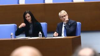 Първан Симеонов хвърли бомба: Пълен мандат на сглобката при това условие