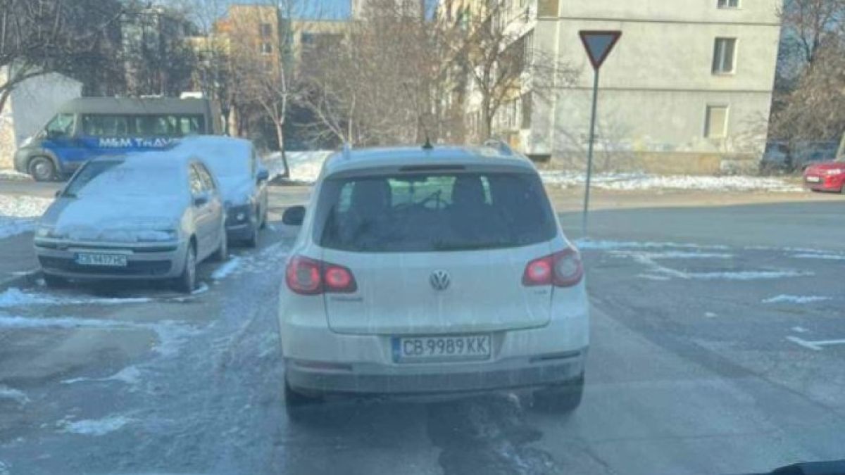 Пълен абсурд в София! Мъж блъсна майка с бебе и избяга, а часове по-късно се появи друг и...