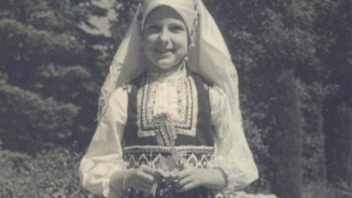 Ще я познаете ли? Родена е в София, дъщеря е на цар, а днес е на 91 години СНИМКА