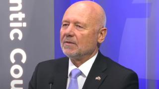 Тагарев зове от САЩ за „проследяване“ на медии и социални мрежи за руска пропаганда