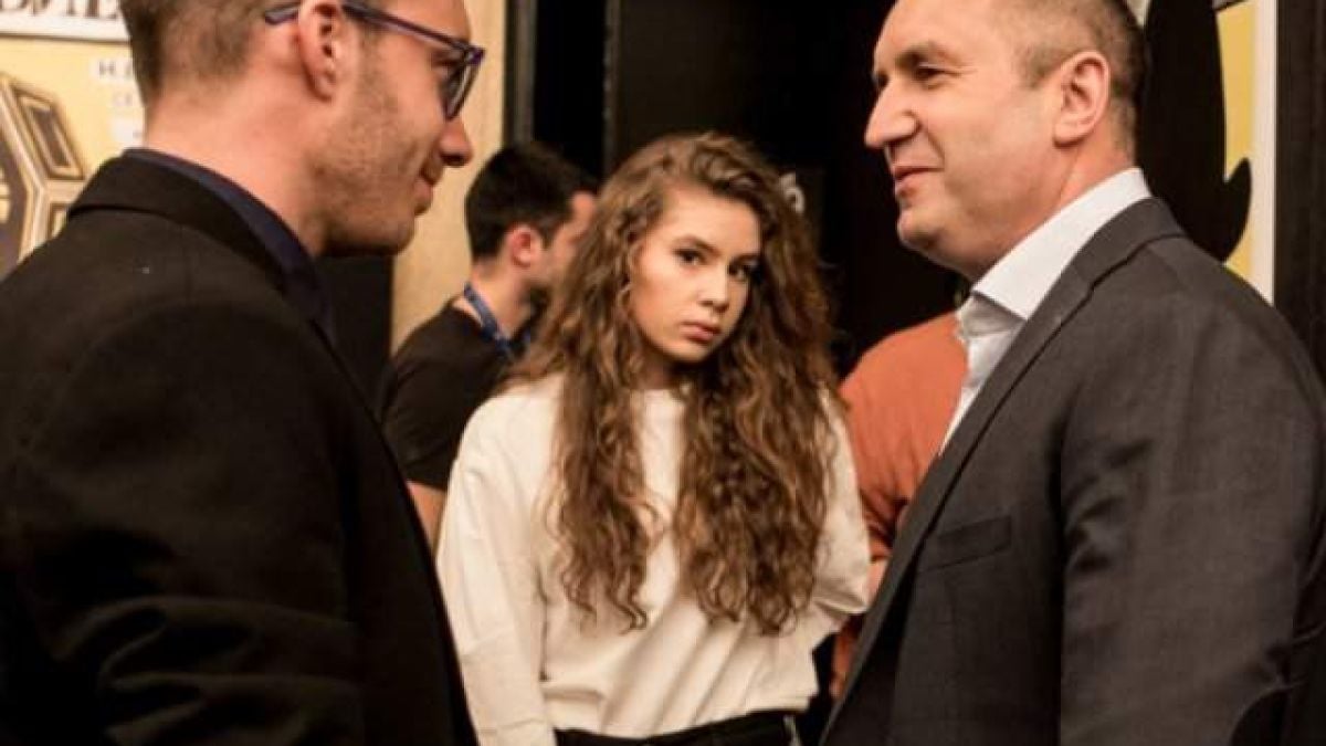 Щерката на президента критично слаба, пусна плашеща СНИМКА 18+ по сутиен и ремъци