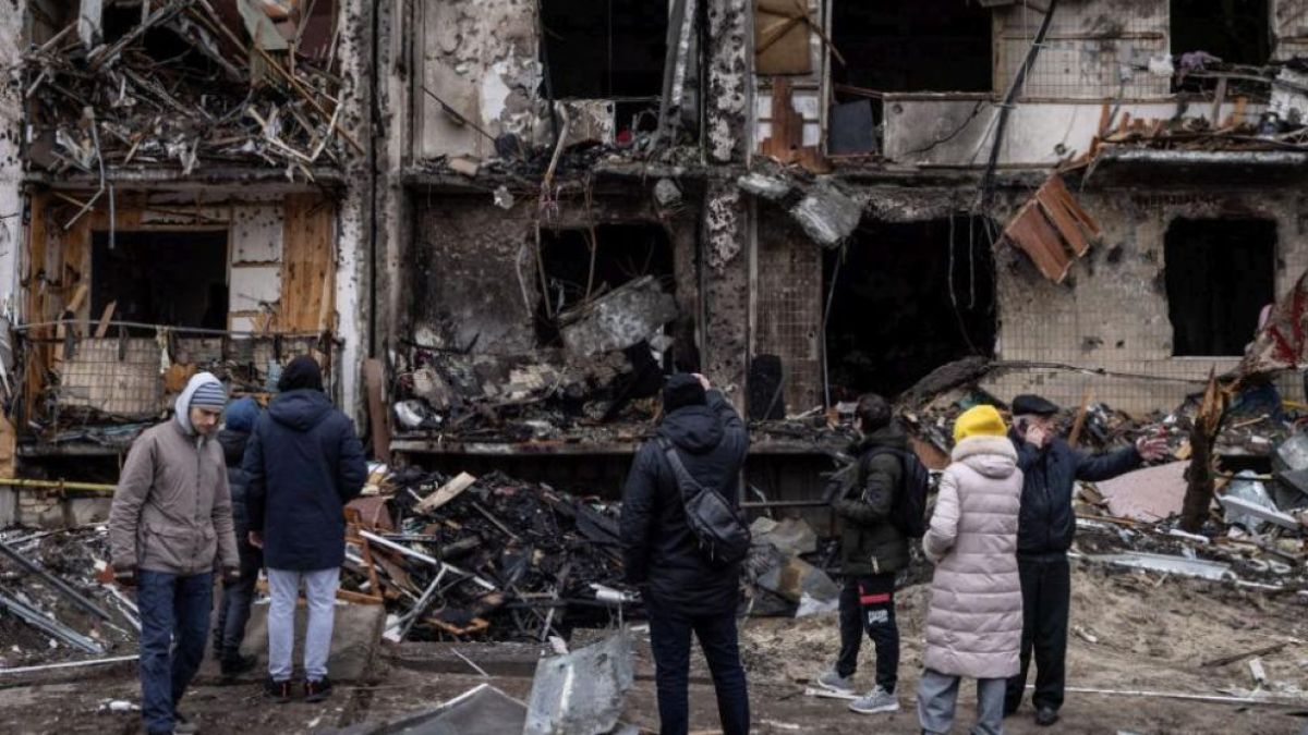 Украйна удари: Русия обяви извънредно положение във...