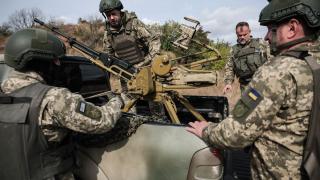 Украйна: Дори да свършат оръжията, ще воюваме с лопати
