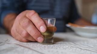 Грък удари няколко ракии у нас, а после усети тежката ръка на...