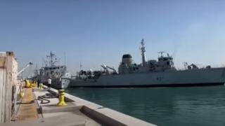 Драматични кадри: Голям срам за Кралския флот, два военни кораба се сблъскаха, а моряците... ВИДЕО