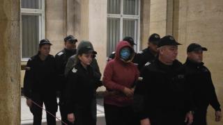 Тъщата, душила до смърт 44-г. Пейо, се оказа дипломат от кариерата, а щерка й Габриела имала забежка със... СНИМКИ 