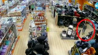 Жена влезе в детски магазин в столичен мол и стана за резил, след като... ВИДЕО