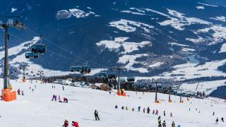 Не е като в Банско и не ти съдират кожата - все повече българи карат ски на това място 