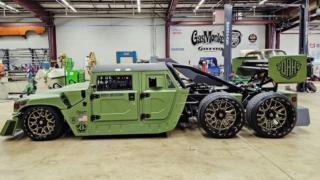 Уникално: Армейски Hummer бе превърнат в лоурайдър на 6 колела ВИДЕО