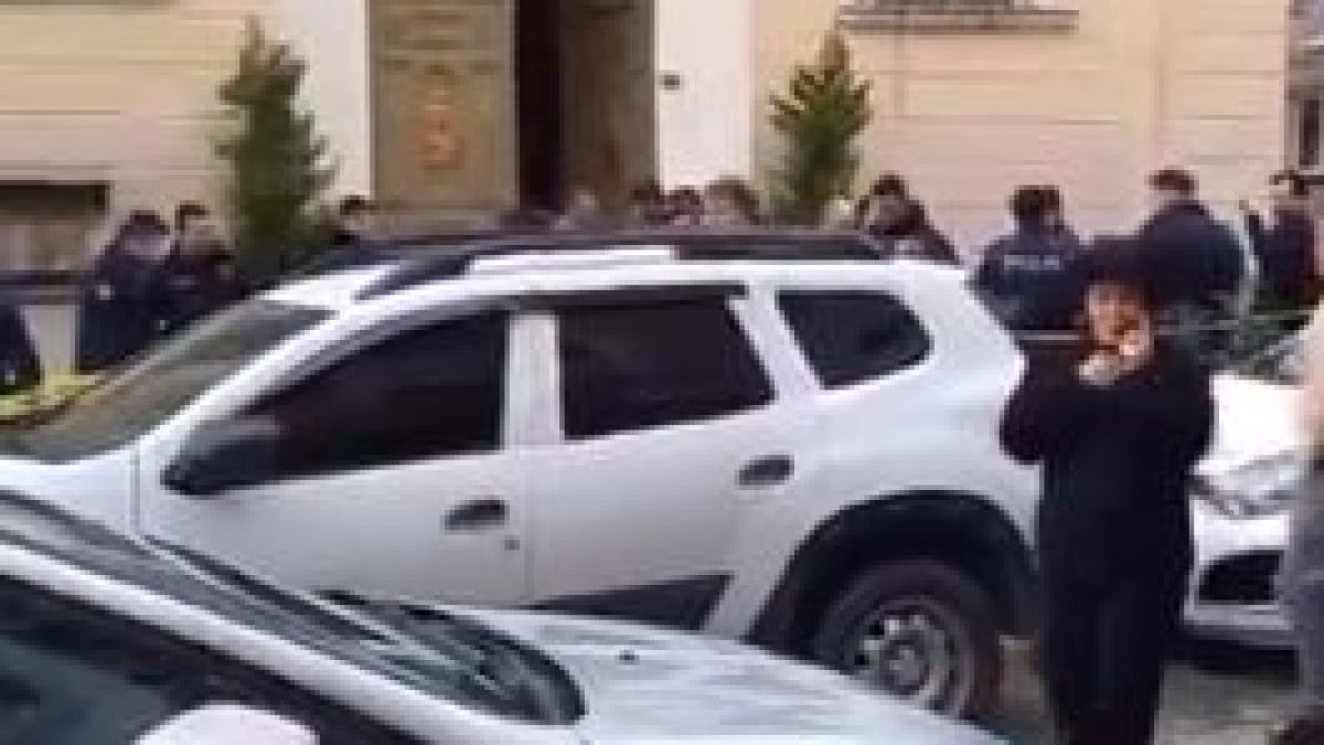 Ердоган с извънреден ход след смъртоносната стрелба в Истанбул, тече...