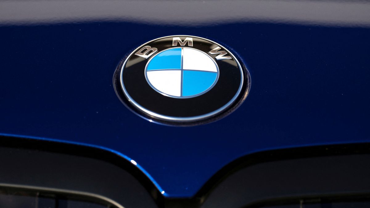 Мистериозен българин купи най-специалното BMW на 21-ви век СНИМКИ 