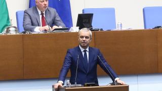 Грозен сеир в НС заради погребение, рускиня и секретна информация БЛИЦ TV
