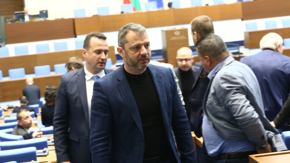 Добрев със скандално разкритие: Асен Василев е затрил 5,4 млрд. лв незнайно за какво