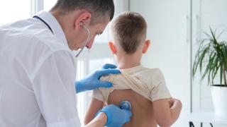 Педиатър-хомеопат предупреждава: В никакъв случай не давайте лекарства на детето, ако...