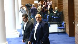 "Политици има много, държавници - малко". Неочаквана подкрепа почука на вратата в помощ за кабинета