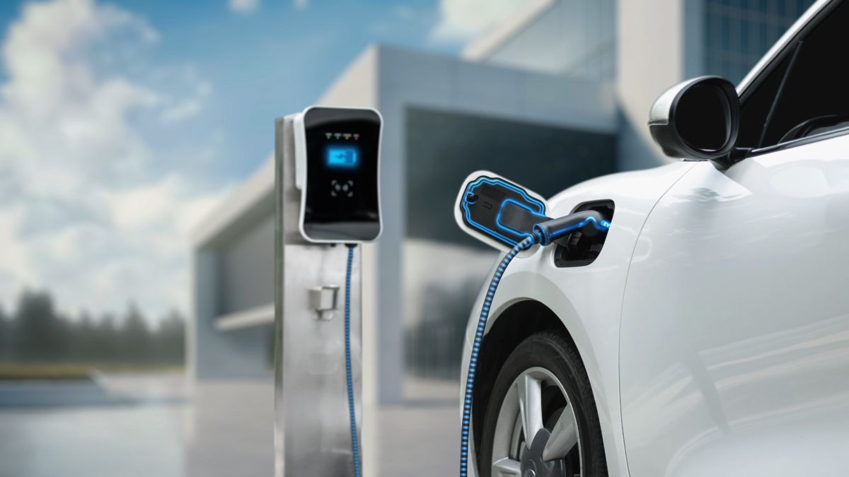 100 нoви зapядни тoчĸи зa ЕV зapeждaнe cтpoят c пapи oт EC y нac