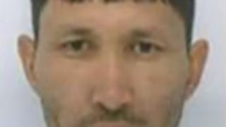 Бежанец сексуален престъпник е извършил нападението с киселина в Лондон ВИДЕО
