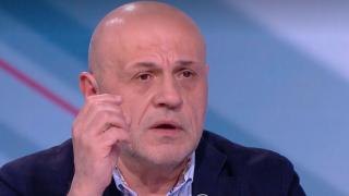 Дончев побесня, разкри какъв ултиматум е поставил Петков на Борисов
