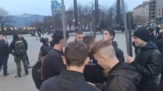 Центърът на София гъмжи от полиция, изкараха и водно оръдие, причината е неочаквана ВИДЕО