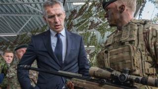 Столтенберг неочаквано: ЕС не може сам да защити Европа