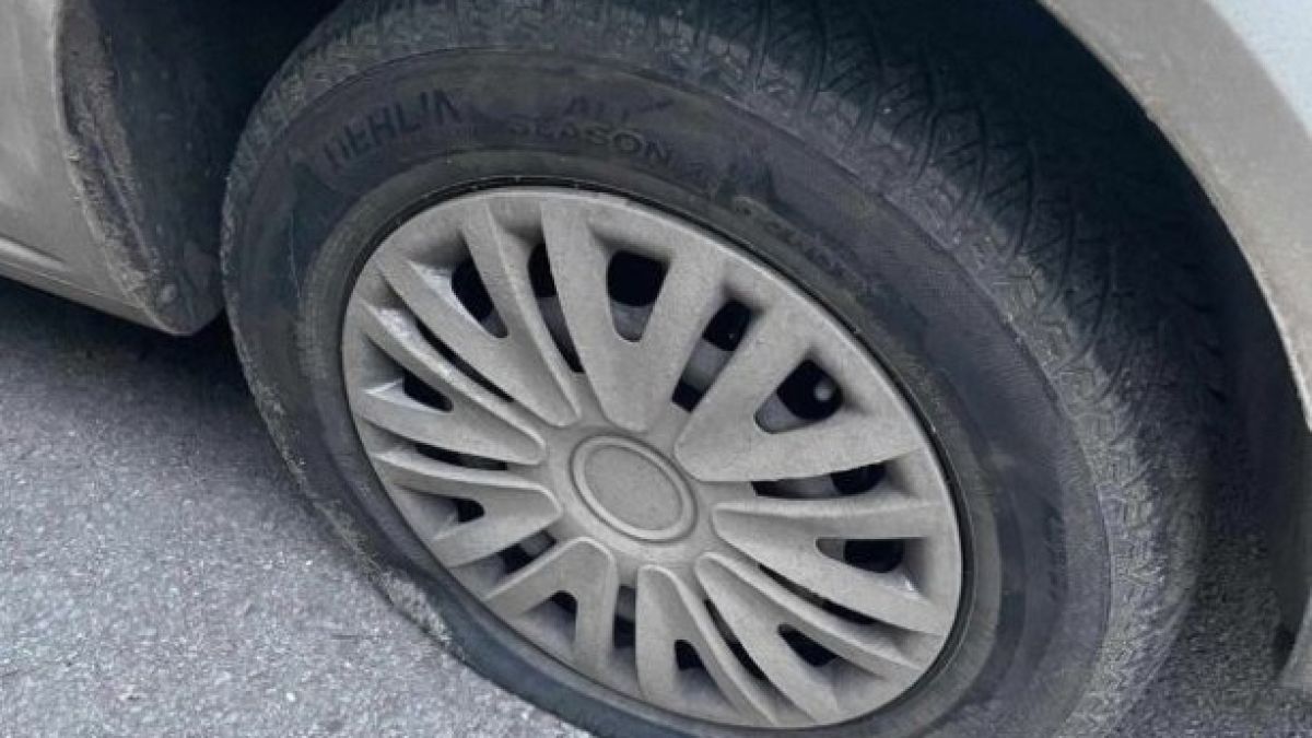 Зина видя колата си, паркирана в София и отсече: Няма да ме уплашите СНИМКИ