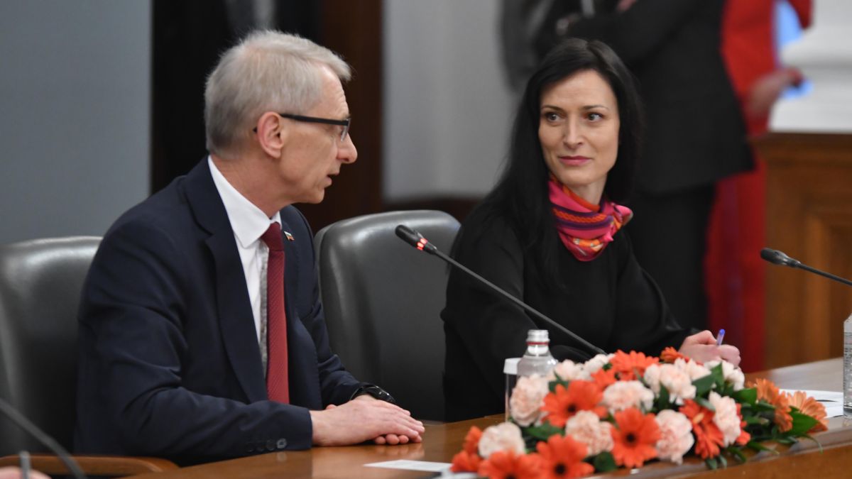 Ротация под лупа: Денков издаде голямата драма при трампата, хвърля оставка в този ден