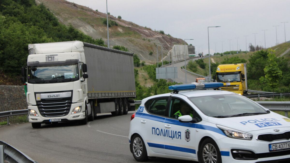 Турските тираджии мятат евро за „добър ден“ на катаджиите у нас