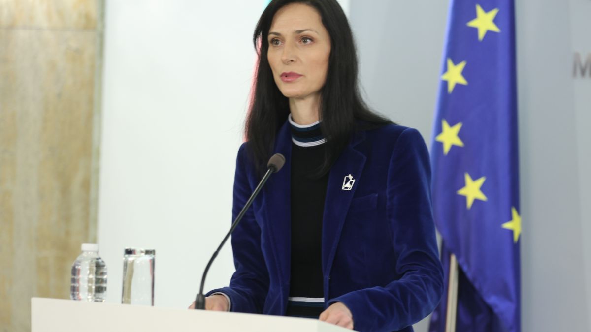 Мария Габриел каза съдбата на руските пари у нас 