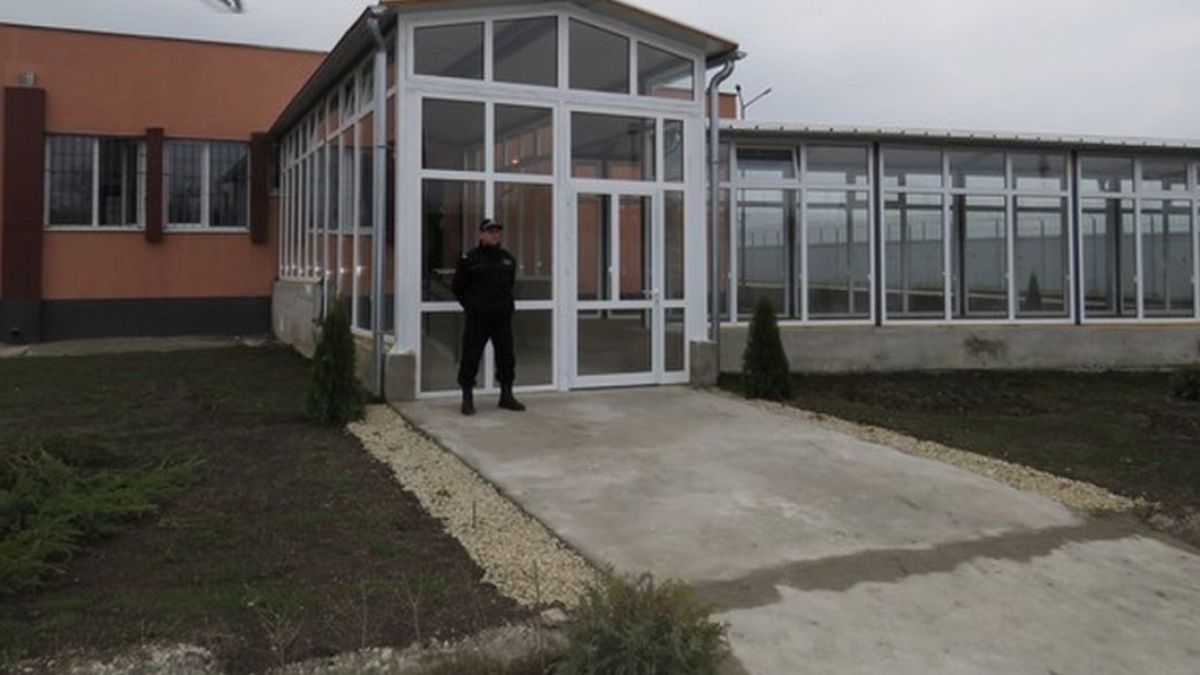 Нова смърт зад решетките в Бургас: "Крокодил" уби Йордан - тялото му било жигосано със зловещи рани