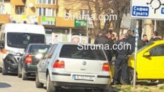 Въоръжен обир посред бял ден в Благоевград! СНИМКИ
