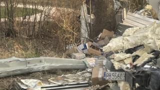Ад на път в Пловдивко, човек лежи на шосето, а край него... СНИМКИ 