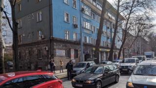 Извънредна ситуация в Пловдив! Полицаи обградиха кола и... СНИМКИ