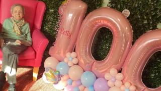100-г. жена разкри тайната на дълголетието си СНИМКИ