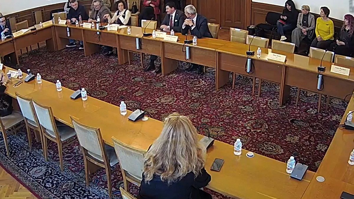 Парламентът „компенсира“ пожизнено с по 500 лв. на месец тези известни българи