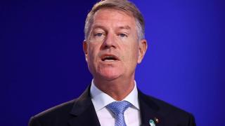 Румънският президент изненада с ход, цани се за шеф на...