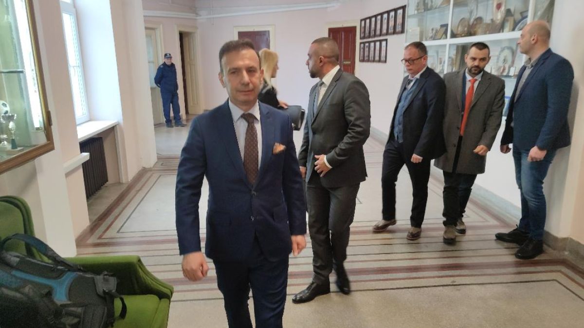 Гърми нов скандал! Свидетел Номер 3 от делото срещу шефката на "Митниците" да стане обвиняем, ето кой е той