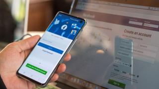 Вреди ли Фейсбук на децата? ЕК започна разследване