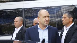 Задава ли се мощна сила в политиката? Човек на Радев сравни партиите с джуджета