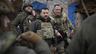 Зеленски призна за тежката обстановка на фронта