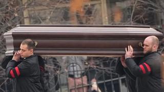 Първи версии: Защо Юлия Навалная не е на погребението на мъжа си?