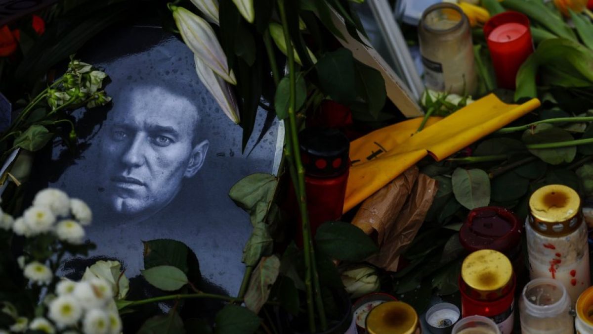  „Терминатор“ - последната шега на Навални, с която приключи погребението му ВИДЕО