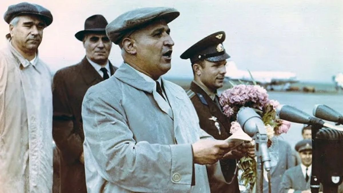 Шокиращи разкрития за Юрий Гагарин: От срещи с Ванга до атентат и похищение от НЛО