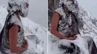 Това ВИДЕО обиколи цял свят: Мъж медитира в снежна буря на върха на Хималаите