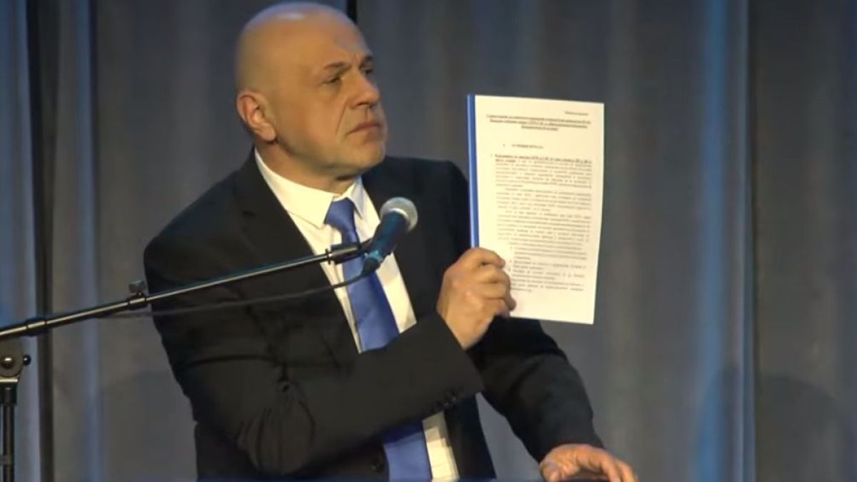 Най-накрая: Дончев го показа, а всички от ГЕРБ избухнаха в смях СНИМКИ