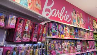 Не старее! Не е за вярване на колко години стана Барби 