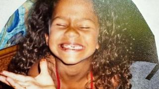 Това сладко момиченце днес е популярна актриса и певица, ще я познаете ли