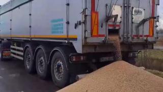 Полският премиер не можа да постигне споразумение със своите фермери