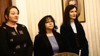 Габриел излезе от срещата с Радев, издаде най-чаканата новина БЛИЦ TV